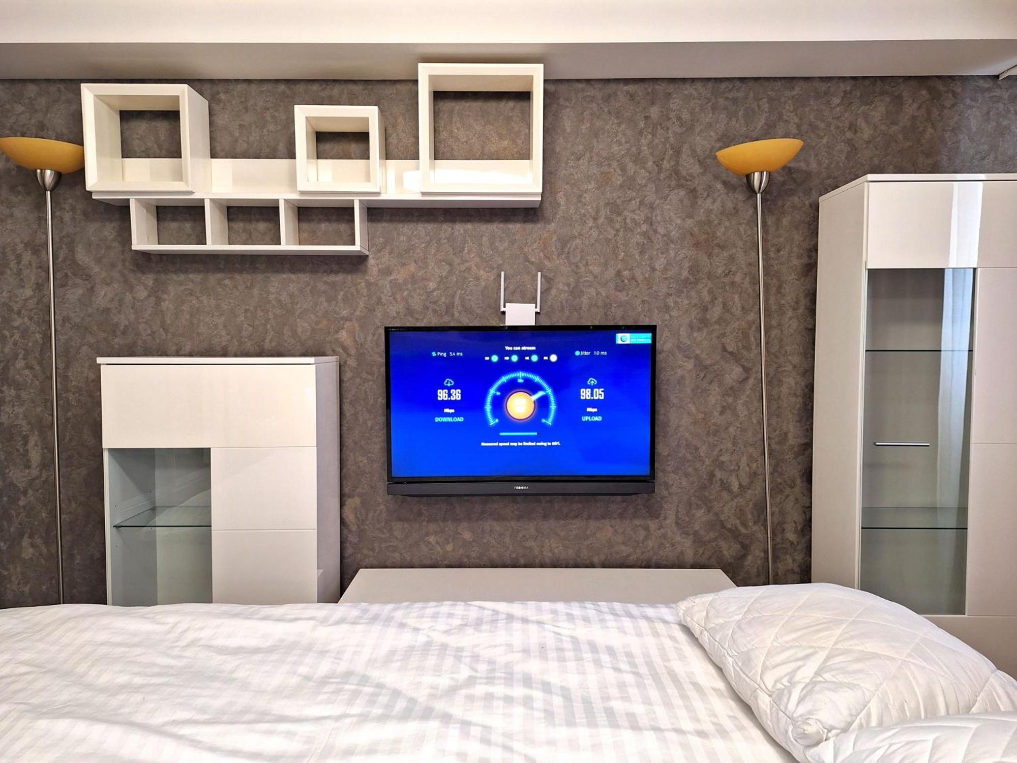 Найбільше Ліжко У Полтаві Мережа Alex Apartments Цілодобово Безконтактне Заселення Poltava Exterior photo